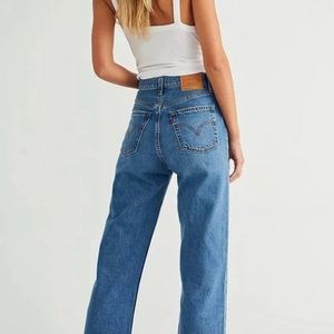 Levi’s Ribcage Straight Cropped Raw Edge 25